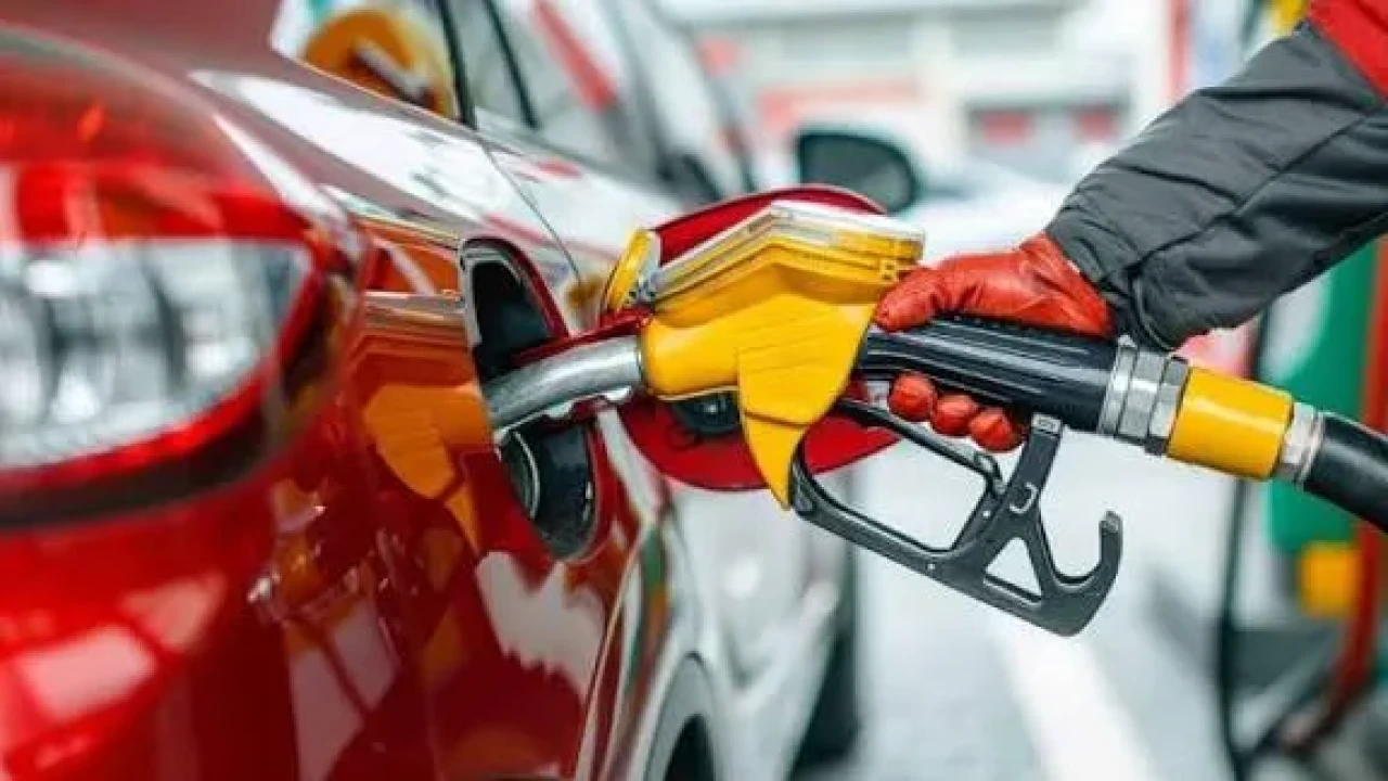 Araç sahiplerine kötü haber: Benzine zam geliyor