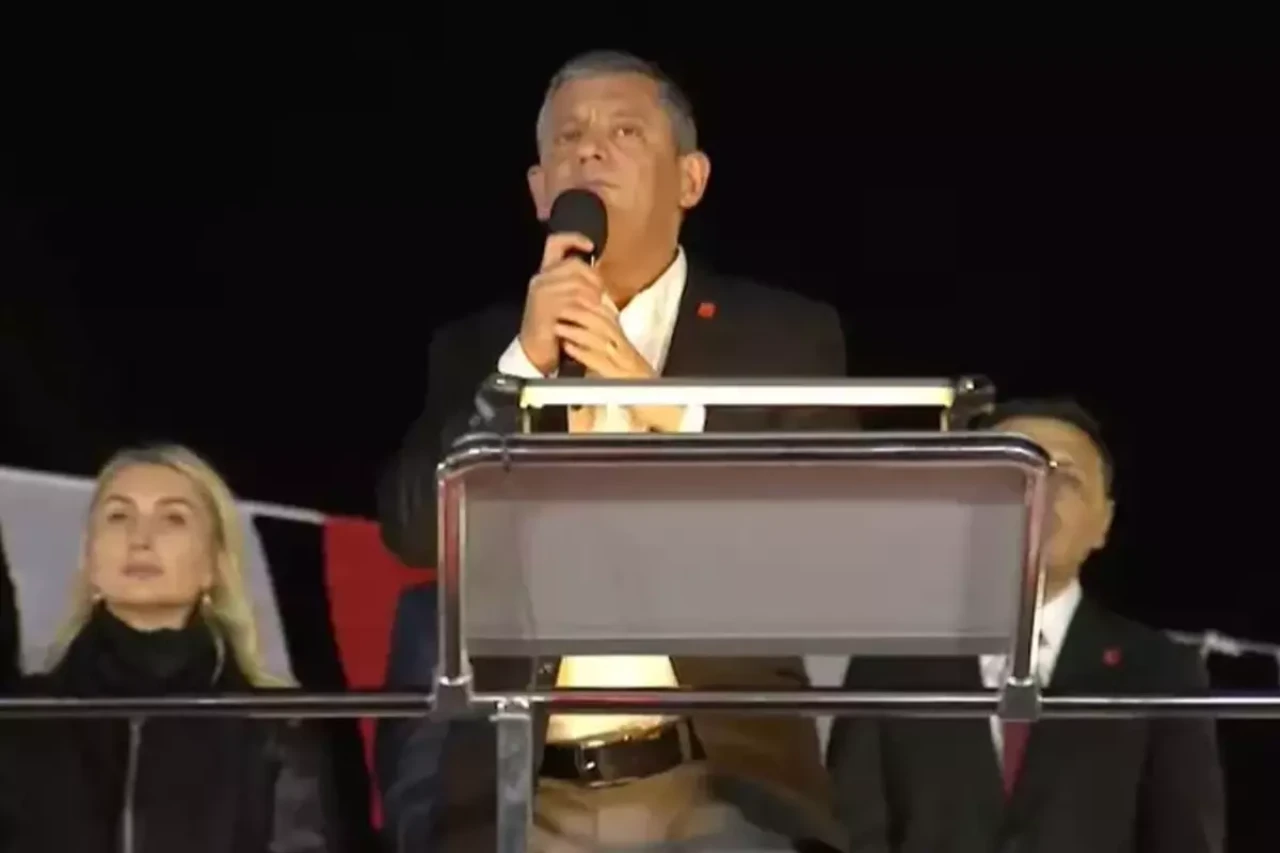 CHP lideri Özgür Özel, o markayı boykot listesinden çıkardıklarını duyurdu