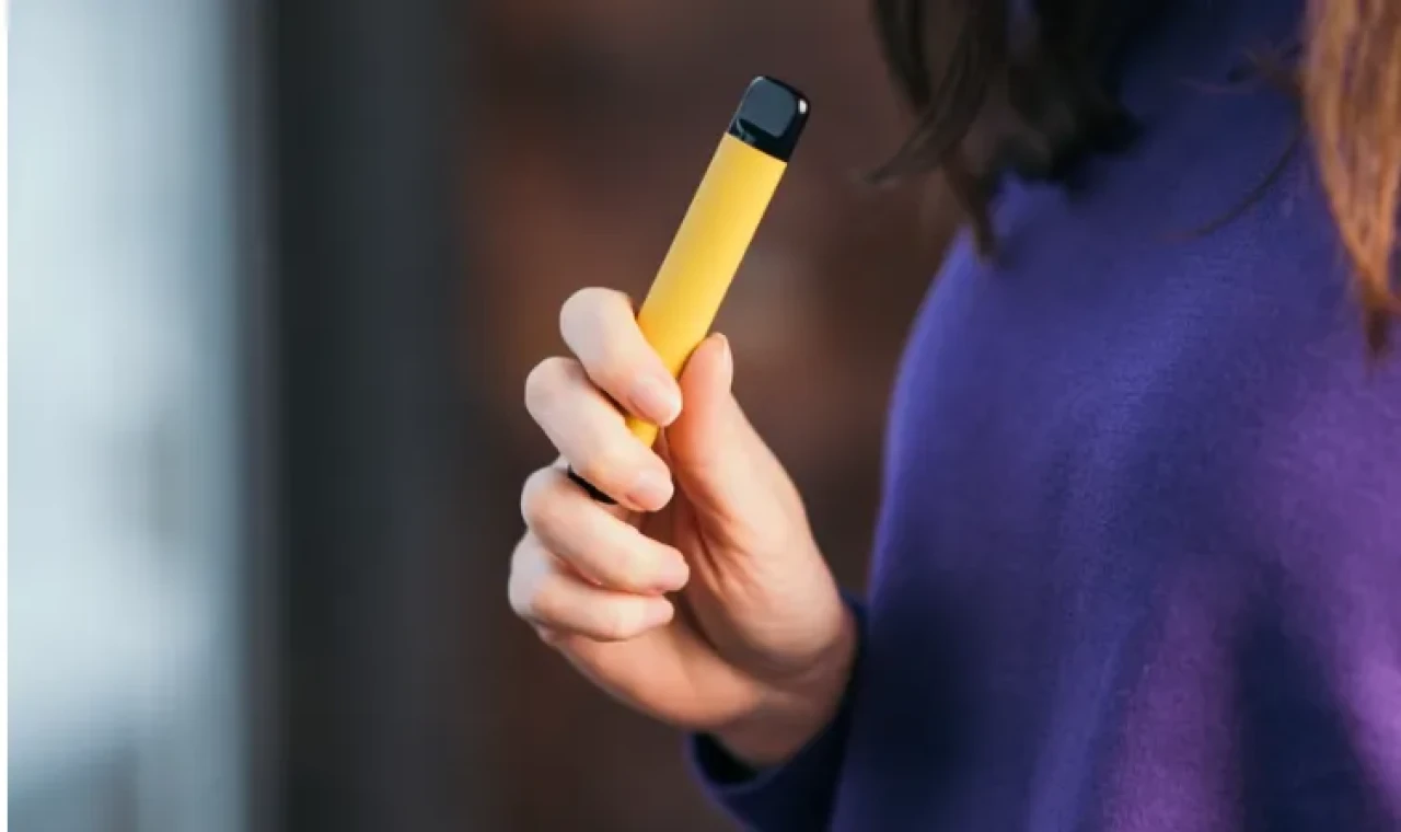 Elektronik sigaranın hedefi sigara içmeyen gençler