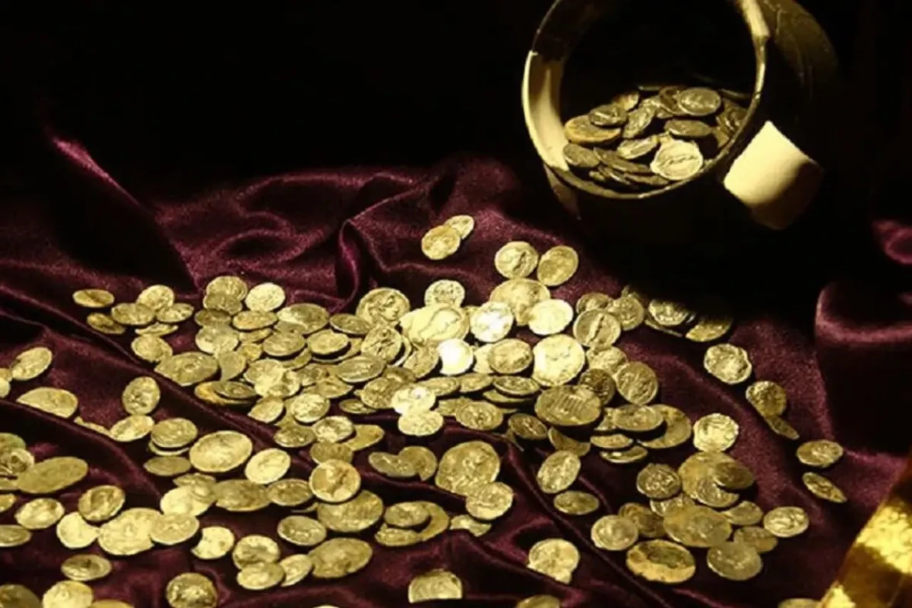 Tesadüfen buldu, yıllarca gizledi: Almanya’da bölgenin en büyük Roma hazinesi ortaya çıktı