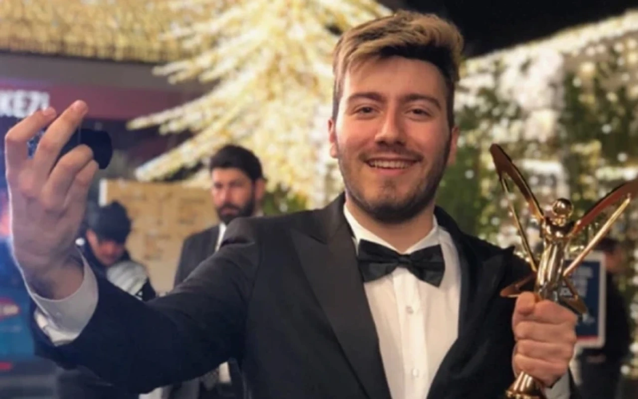 Enes Batur 16 milyonluk Youtube kanalına ne oldu? Sevgilisi onu terkedip evlenince...