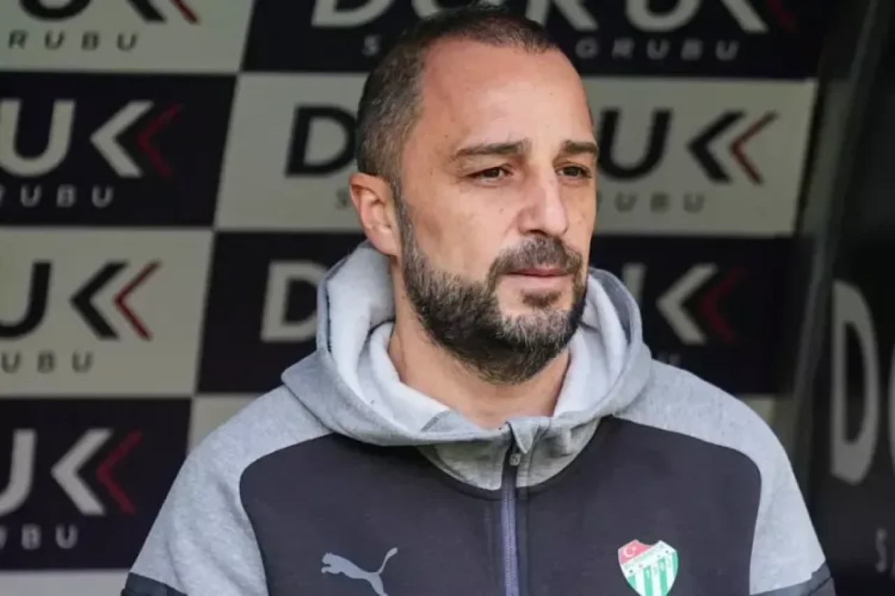 Bursaspor’un Teknik Direktörü Adem Çağlayan görevinden istifa etti