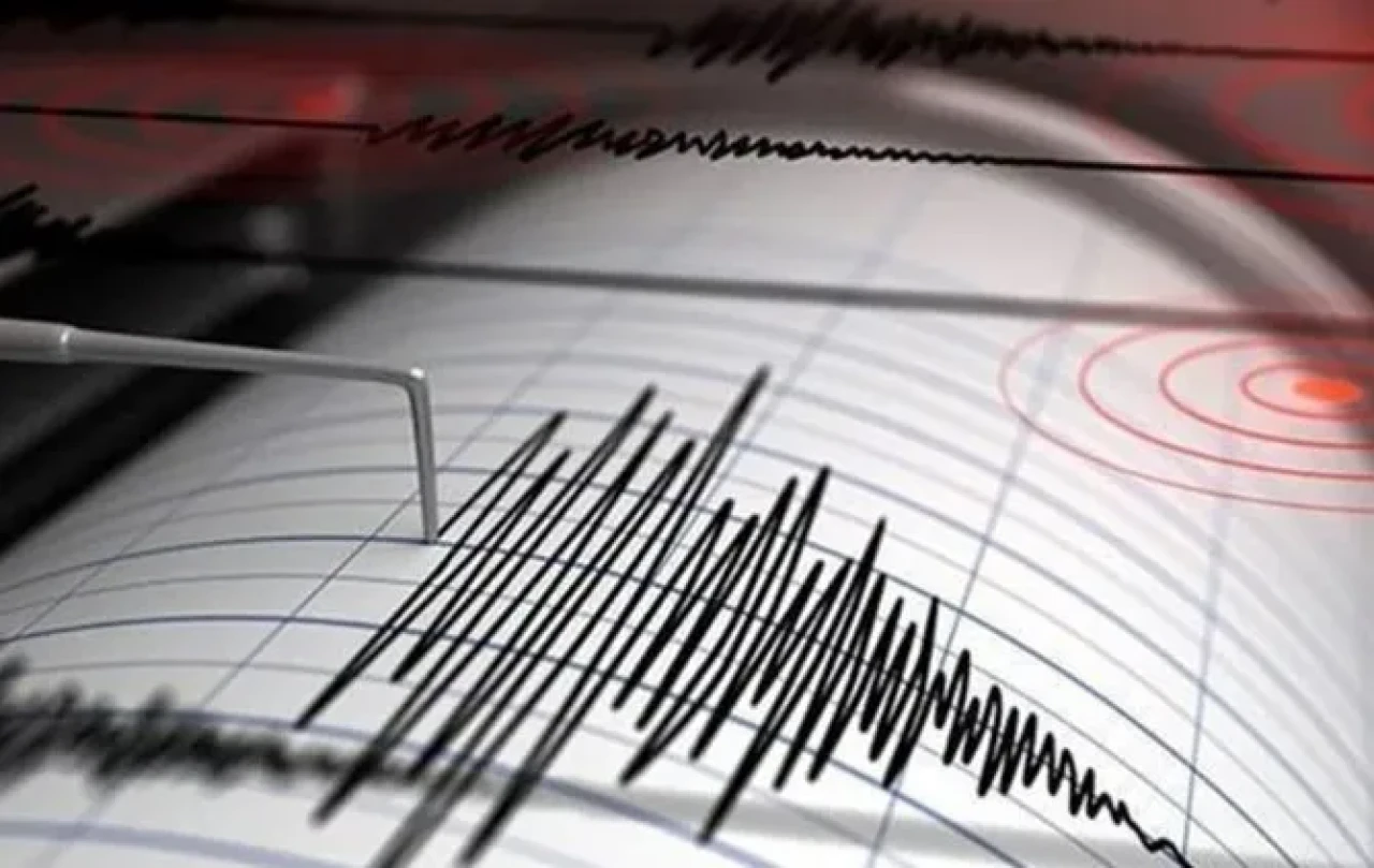 Kütahya'da 4.9 büyüklüğünde deprem! Deprem İstanbul'da da hissedildi