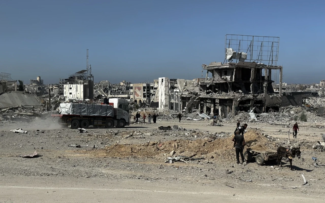 Gazze’de Ateşkes sağlandı: Yardım tırları girdi, halk evlerine dönüyor