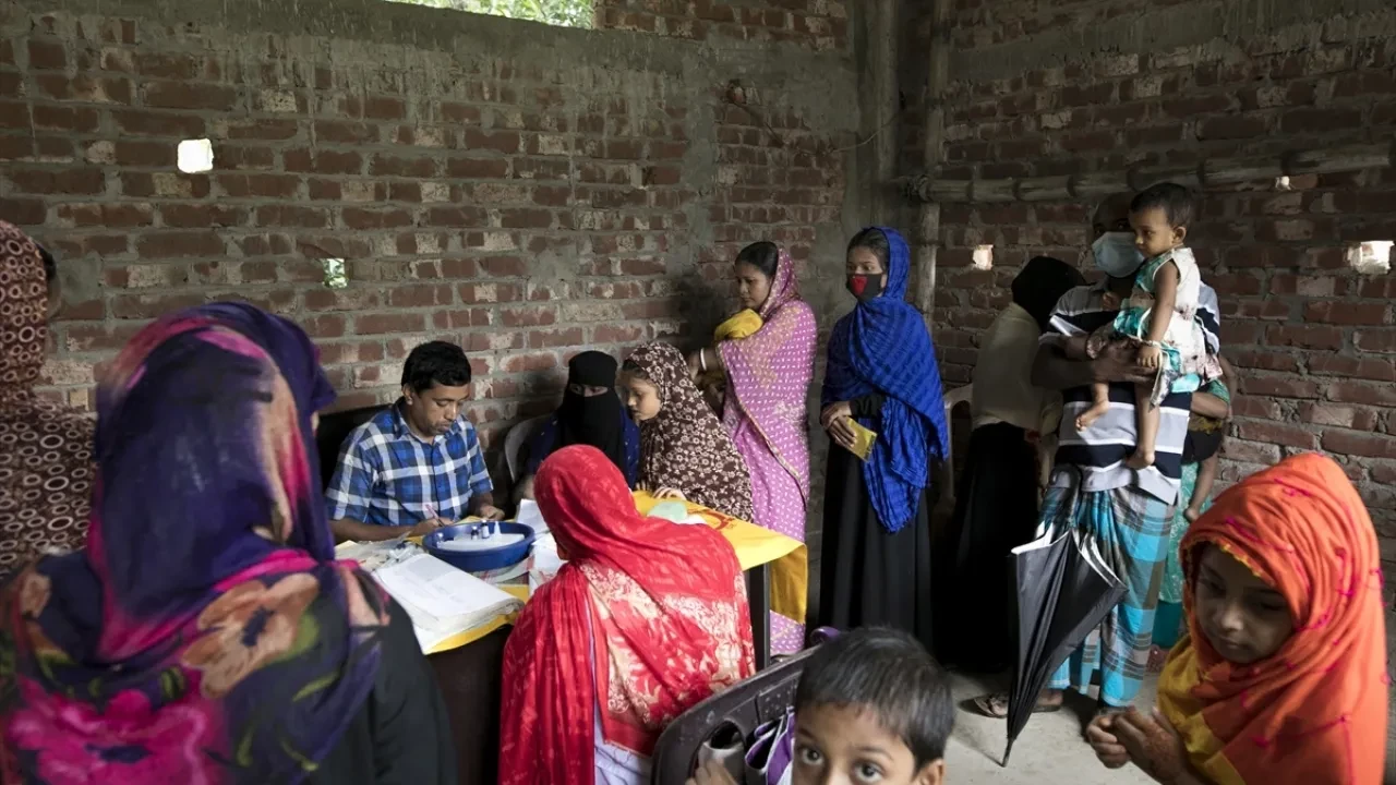Bangladeş’te 50 milyon çocuk için ücretsiz tifo aşısı kampanyası başlatıldı