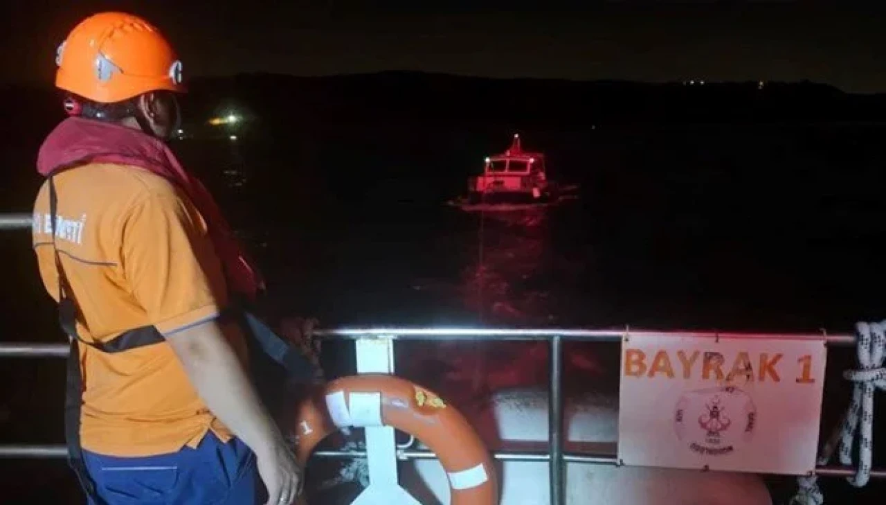 Beykoz-Poyrazköy açıklarında arızalanan tekne kurtarıldı