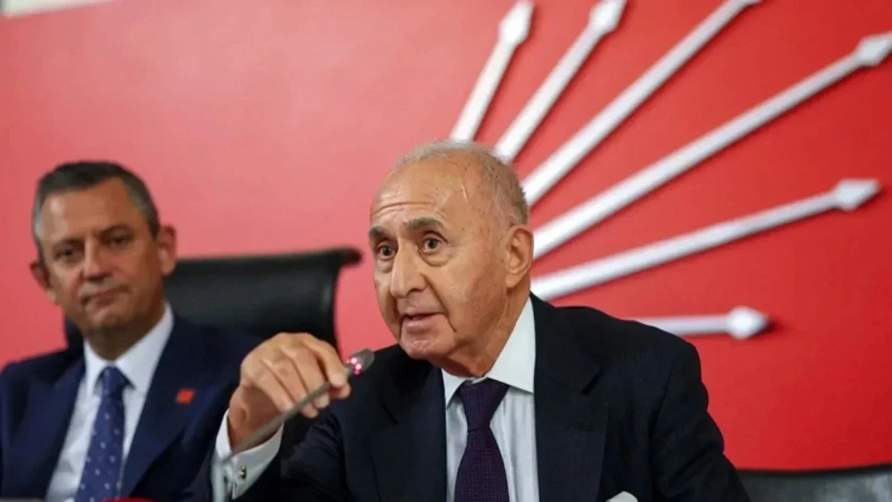 Eski CHP Genel Başkanı Hikmet Çetin hastaneye kaldırıldı!