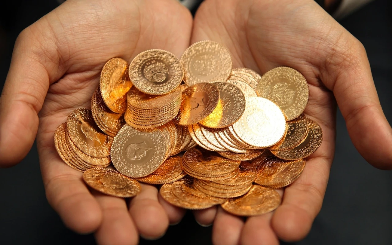 Altın piyasasında sert düşüş: Gram altın geriledi