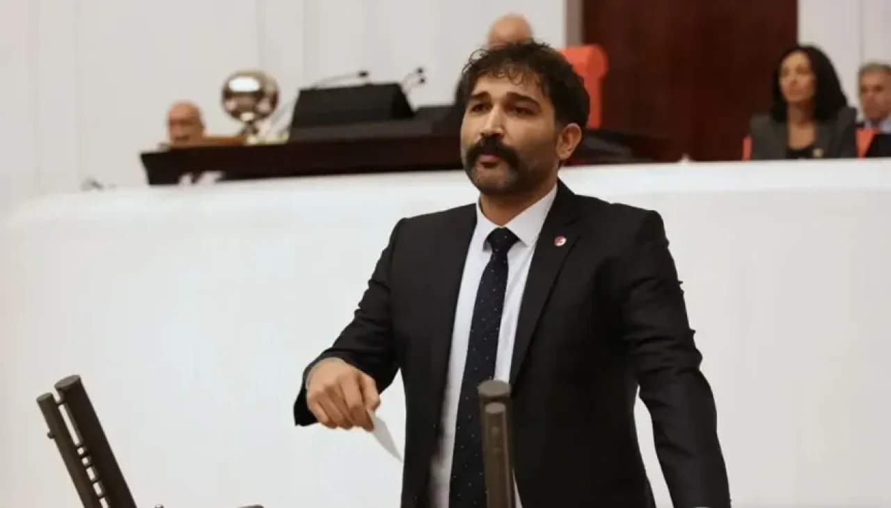 Barış Atay: "O üç partiden arkadaşım olamaz"