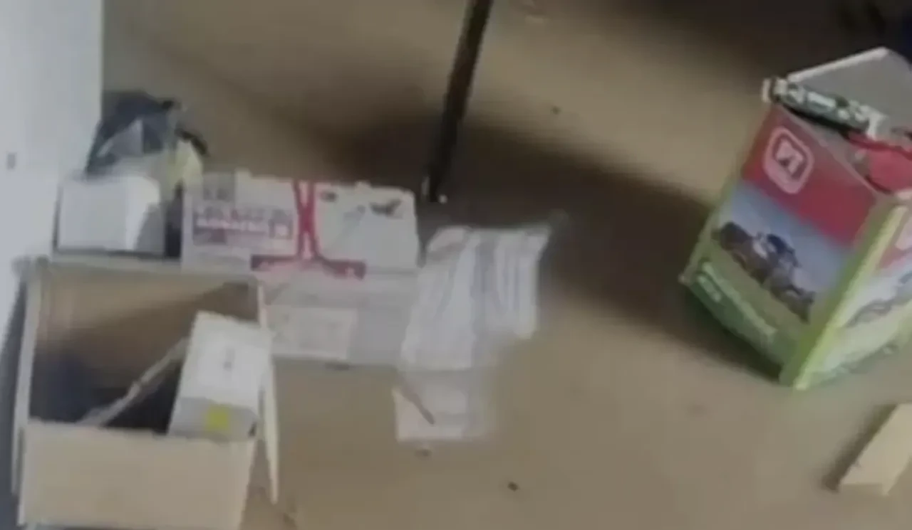 Adana’da sağanak yağış hayatı felç etti