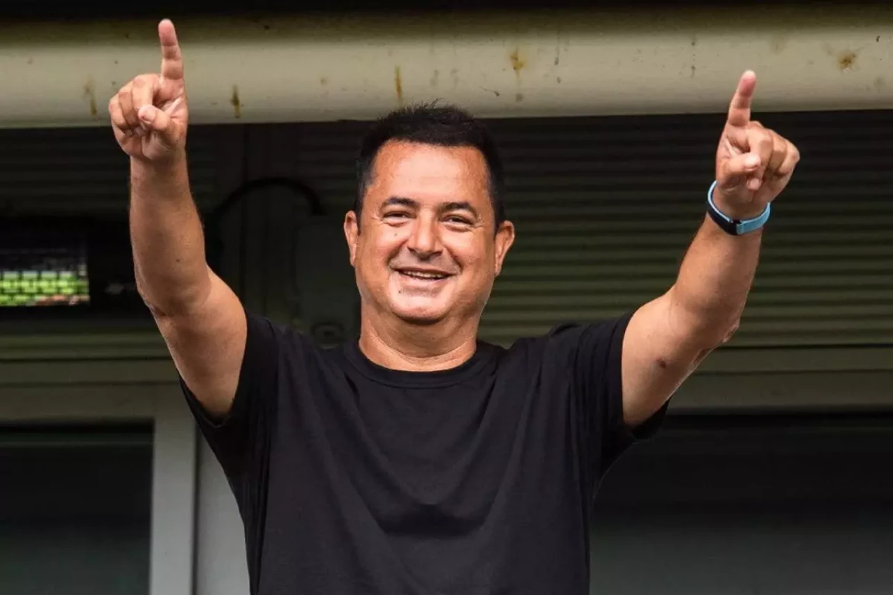 Acun Ilıcalı galada sürprizi açıkladı! Survivor'a efsane bir yıldız daha