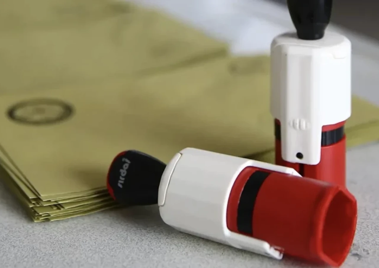 AK Parti'nin Masasındaki Son Anket! İBB Operasyonu Sonrası Dikkat Çeken Oy Artışı