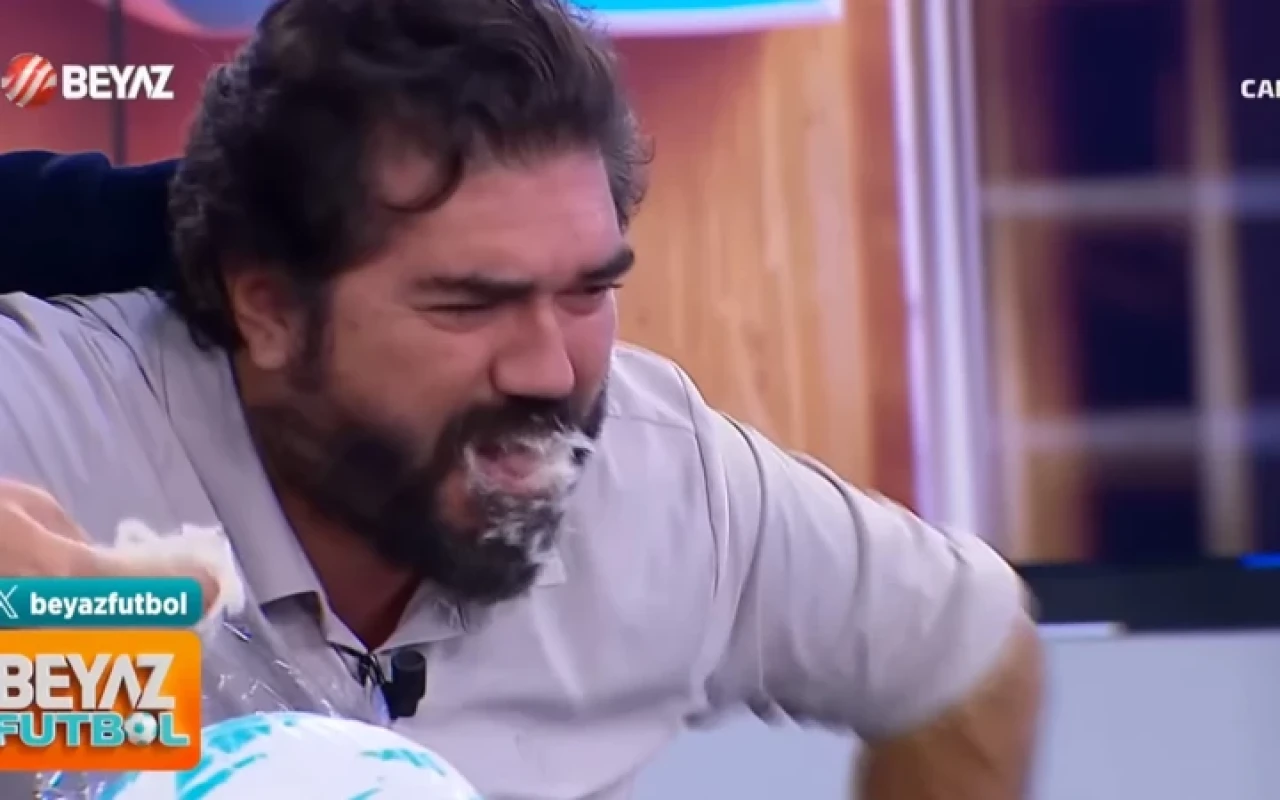 Rasim Ozan Kütahyalı’ya canlı yayında “Pişmaniye” şakası