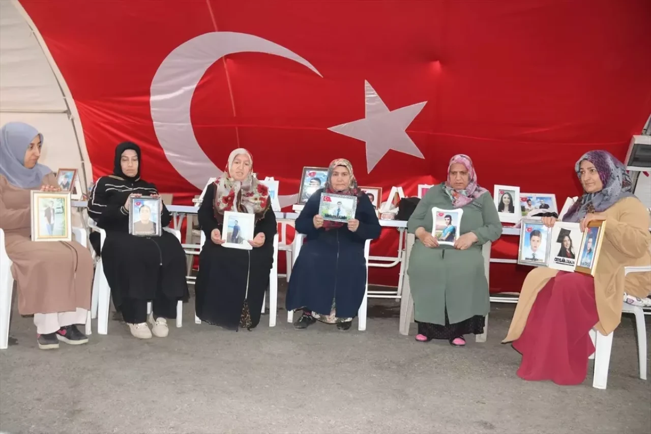 Diyarbakır Anneleri evlat mücadelesini 2253 gündür sürdürüyor
