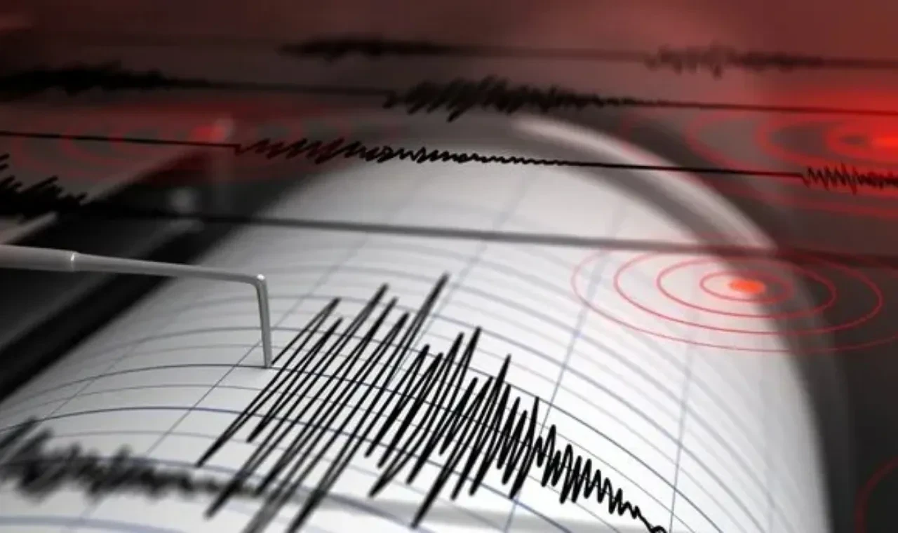 Balıkesir Sındırgı’da 4.9 büyüklüğünde korkutan deprem