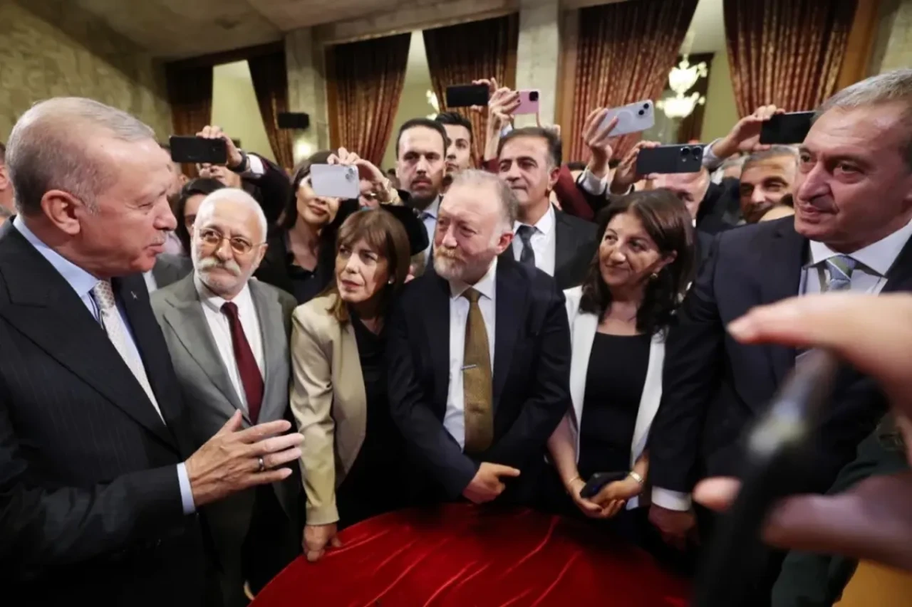 Altan Tan'dan bomba iddia: DEM Parti, Erdoğan'ın aday olabilmesi için oy verecek