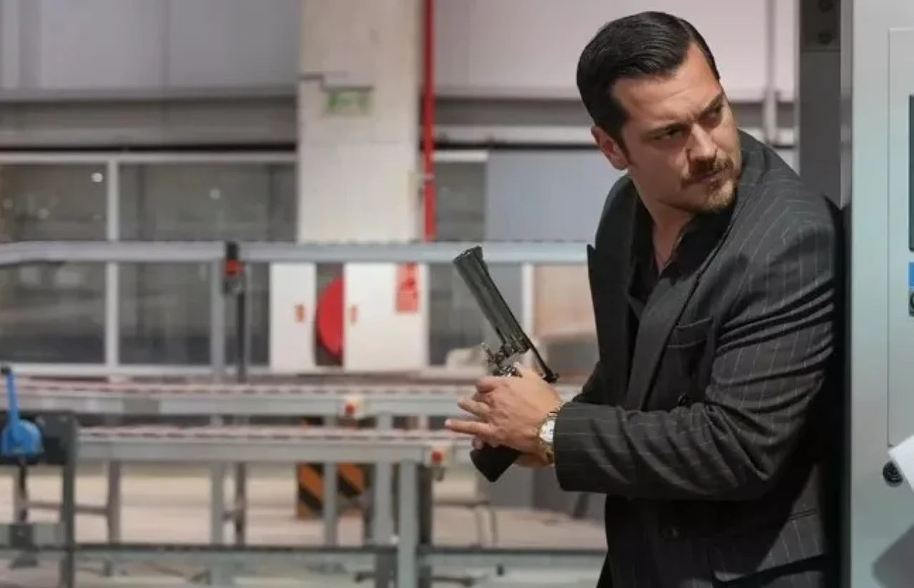 Eşref Rüya 23. Bölüm İzle: Çağatay Ulusoy Kimdir, Demet Özdemir Kimdir? Ayrılık Fırtınası ve 24. Bölüm Fragmanı Bekleniyor