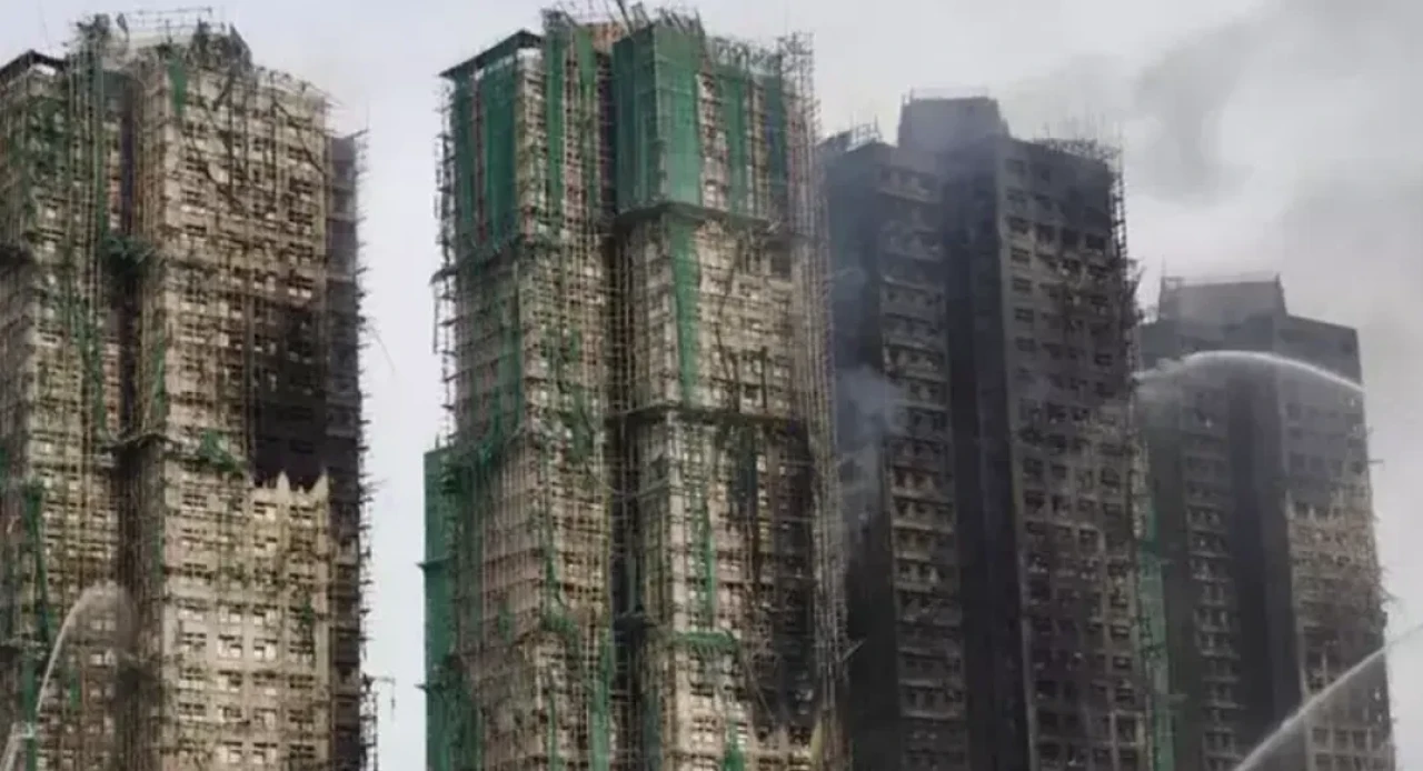 Hong Kong'daki yangında hayatını kaybedenlerin sayısı 146'ya yükseldi