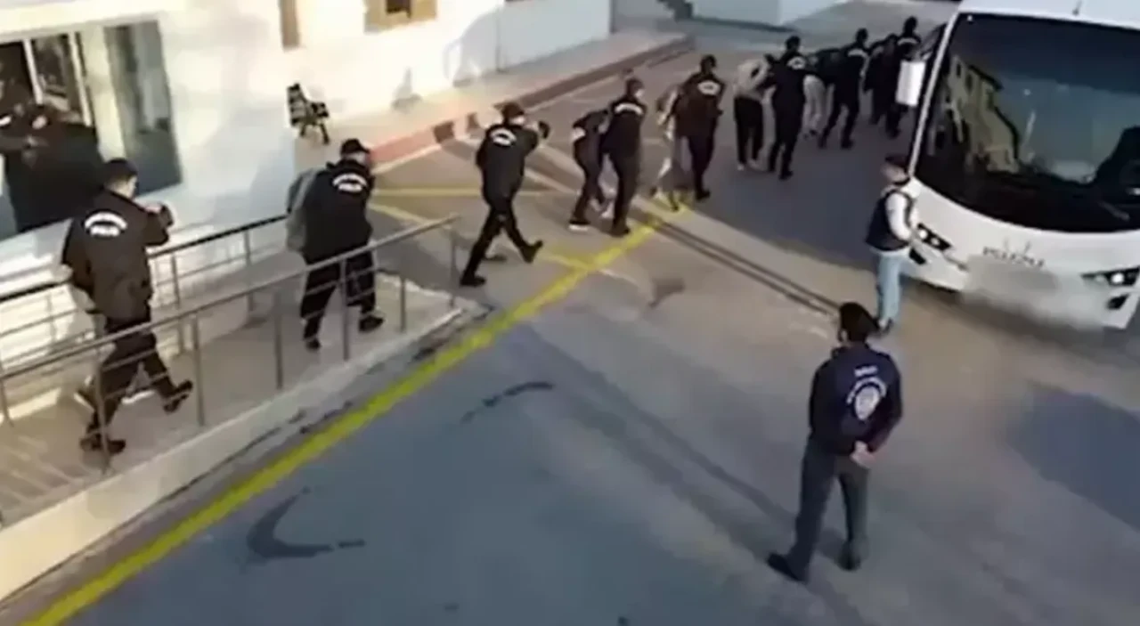 Siber suç operasyonu: 18 ilde 162 kişi tutuklandı