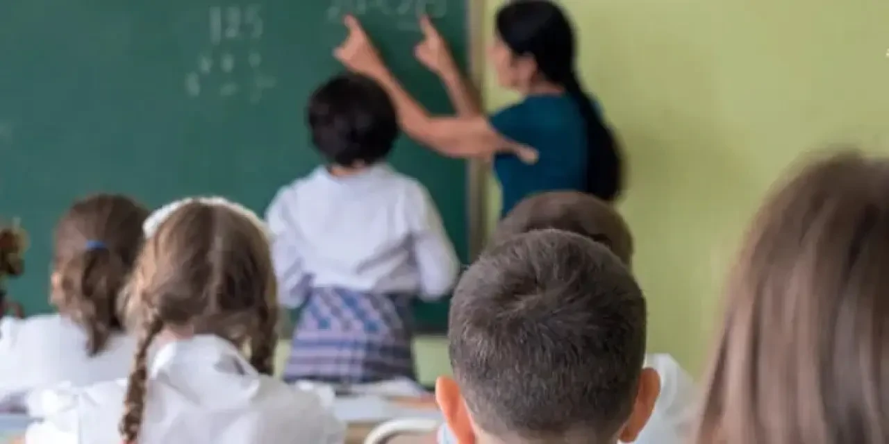 İstanbul’da 17 Kasım okullar tatil mi? Pazartesi okul yarım gün mü?