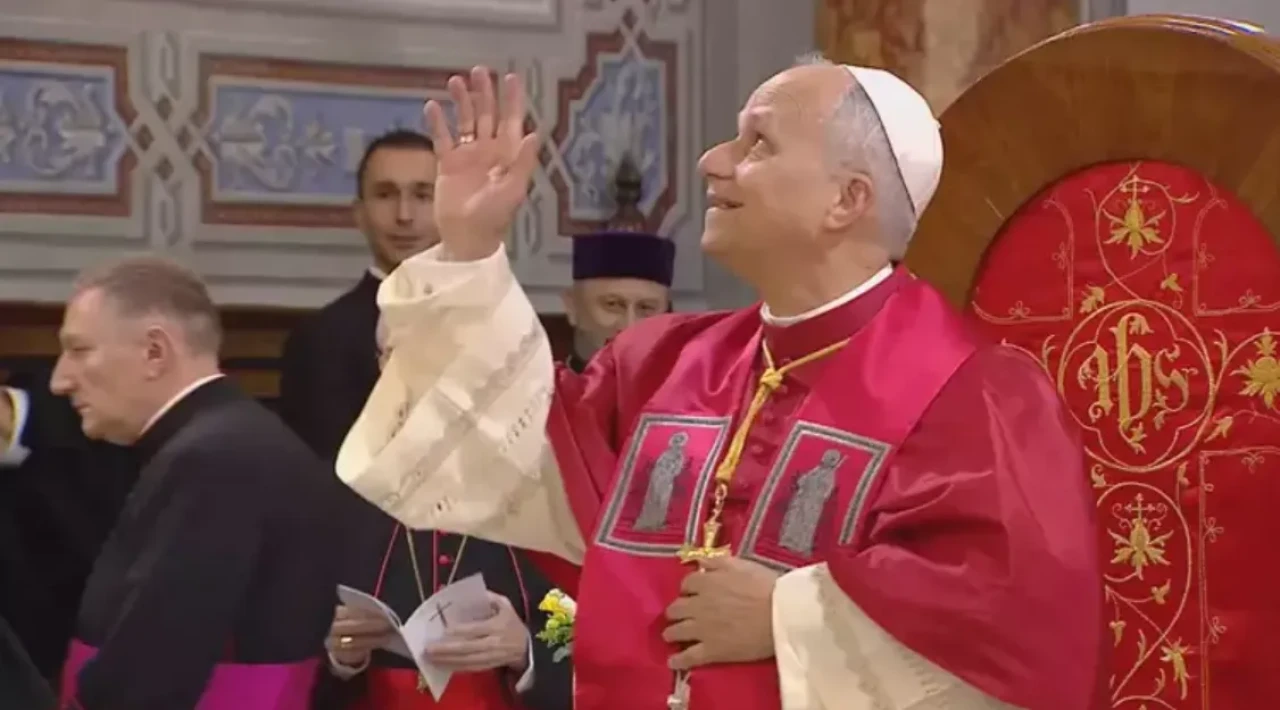 Papa 14. Leo, Saint Esprit Katedrali'nde ayine katıldı