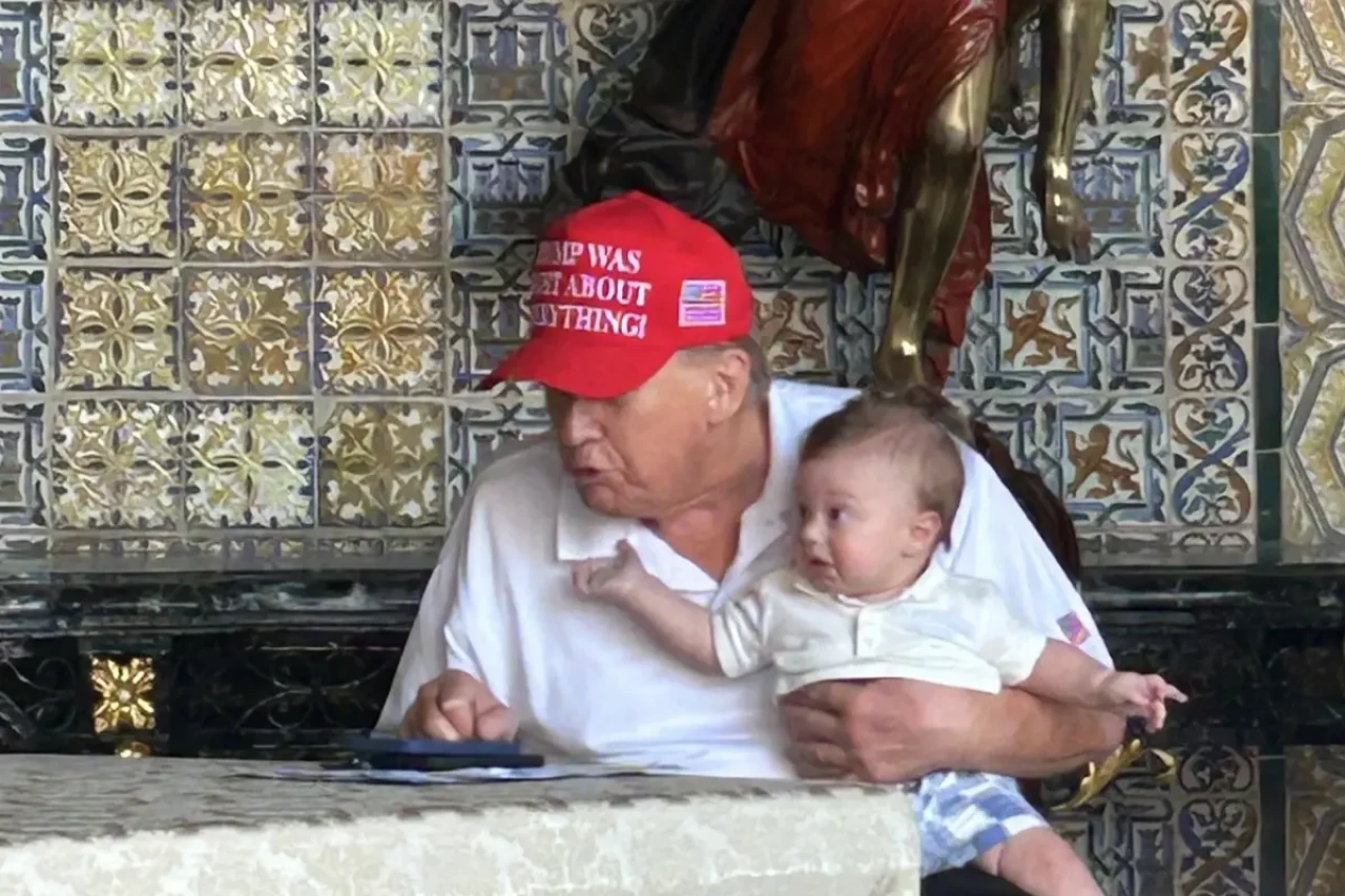 Donald Trump en küçük torunuyla görüntülendi