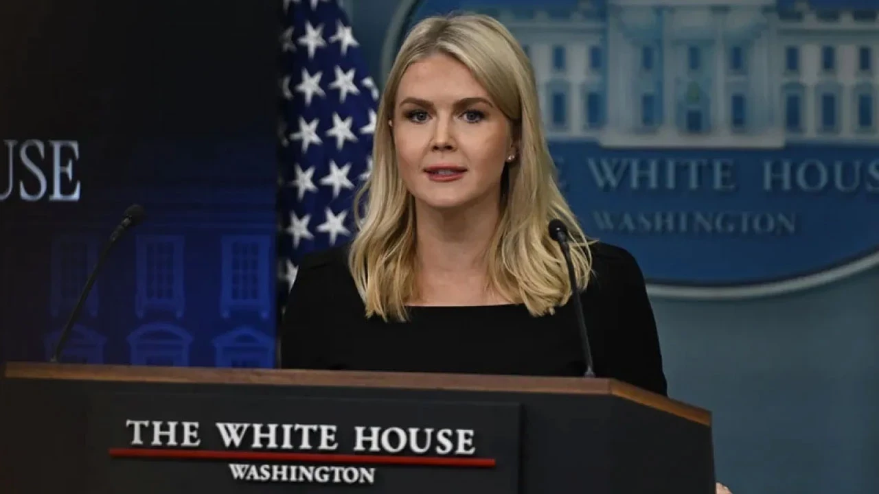 Trump’ın göçmen politikaları kendi sözcüsünü de etkiledi: Leavitt’in ailesi sınır dışı edilmek üzere gözaltına alındı