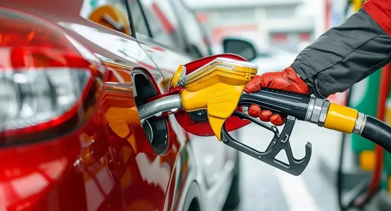 Akaryakıtta tabela değişti: Motorine gece yarısı indirim geldi