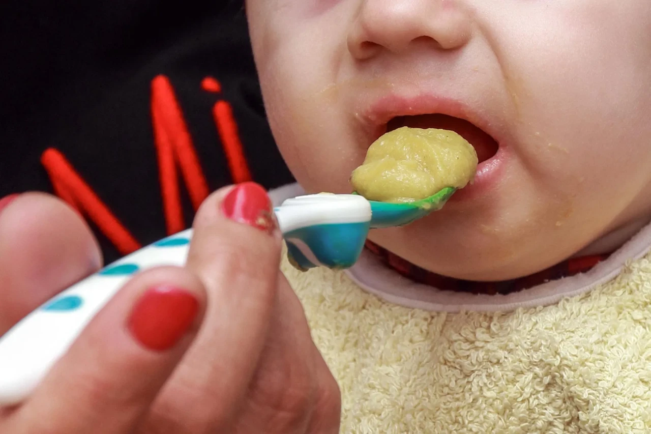 Bebekler hastanelik oldu! Ünlü bebek maması markası ürünlerini geri çağırdı