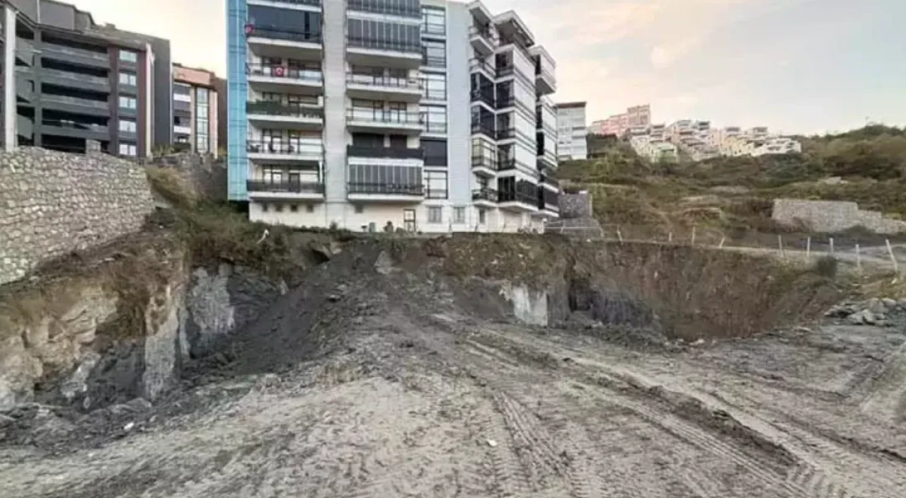 İnşaat alanında toprak kaydı: 70 kişi evlerinden tahliye edildi