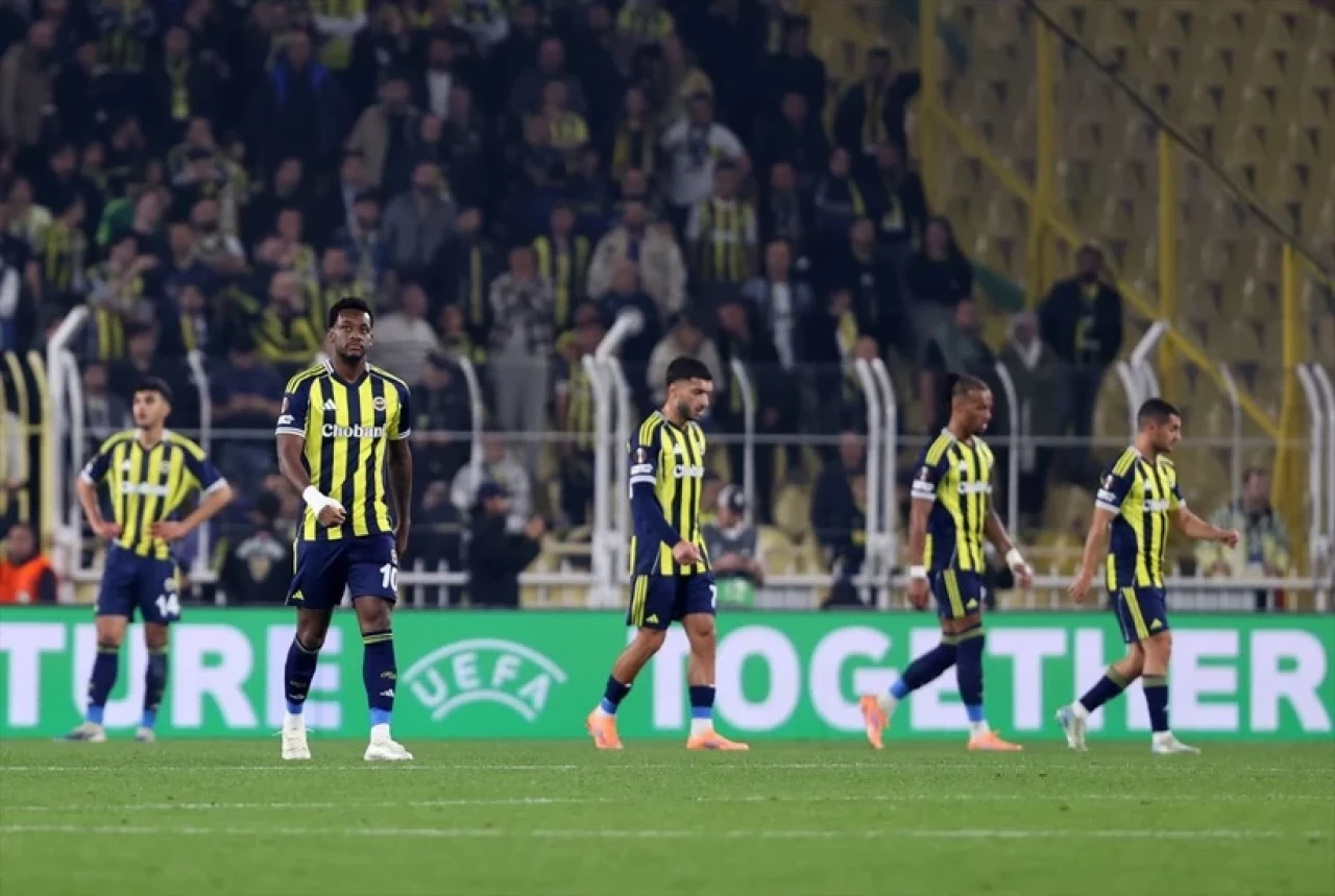 Fenerbahçe'den Derbi Öncesi Şaşırtan Hamle: Futbolculara Yeni Talimatlar Verildi!