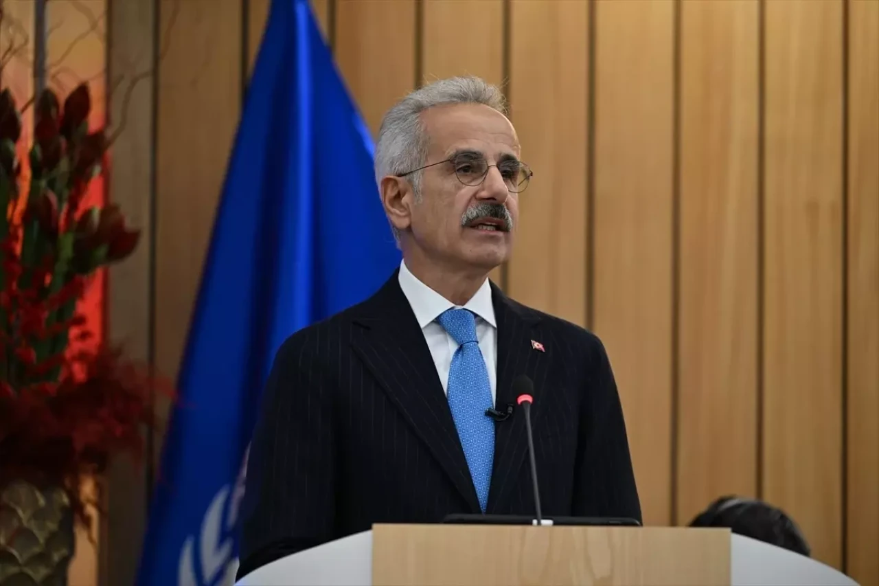 Bakan Uraloğlu Londra'da: İki ülke arasında iş birliği gündemde