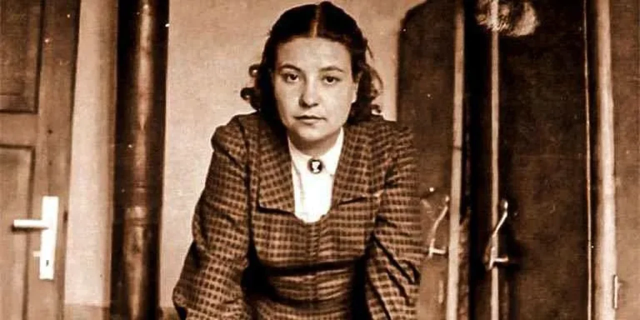 Türkiye'nin ilk kadın öğretmeni kimdir? Fatma Refet Angın'ın hayatı