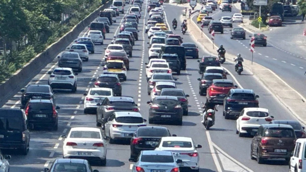 İstanbul'da ara tatil sonrası ikinci iş gününde trafik yoğunlugu arttı