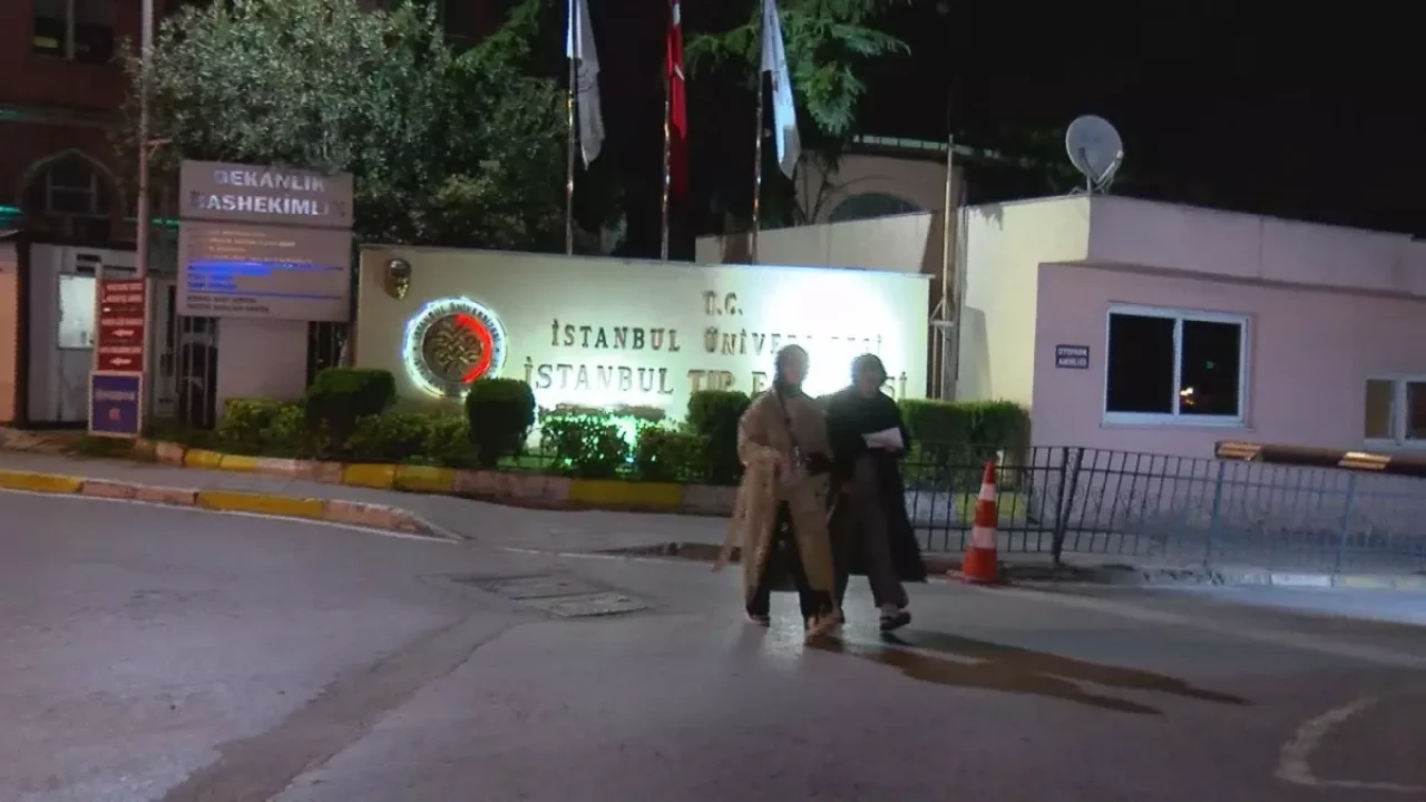 Fatih'te gıda zehirlenmesi şüphesiyle iki kardeş hastaneye kaldırıldı