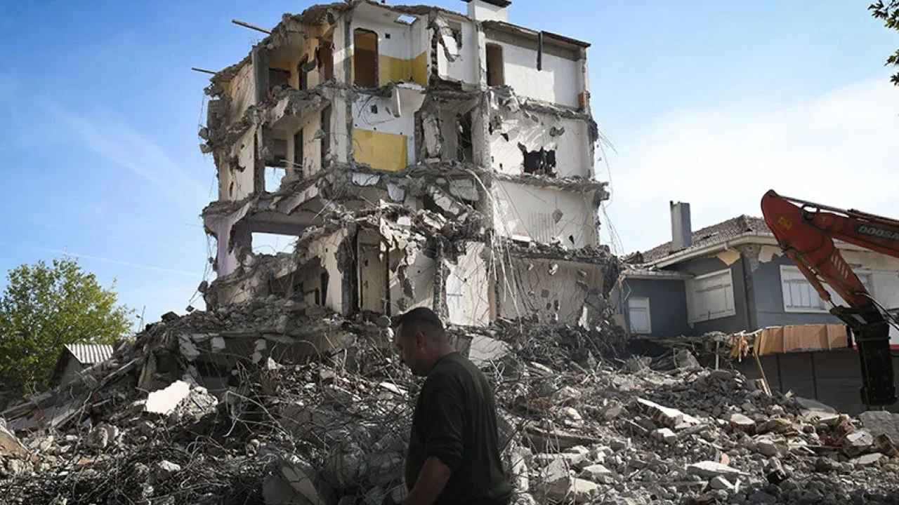 Sındırgı Afet bölgesi ilan edildi: 15 binden fazla artçı sarsıntı kaydedildi