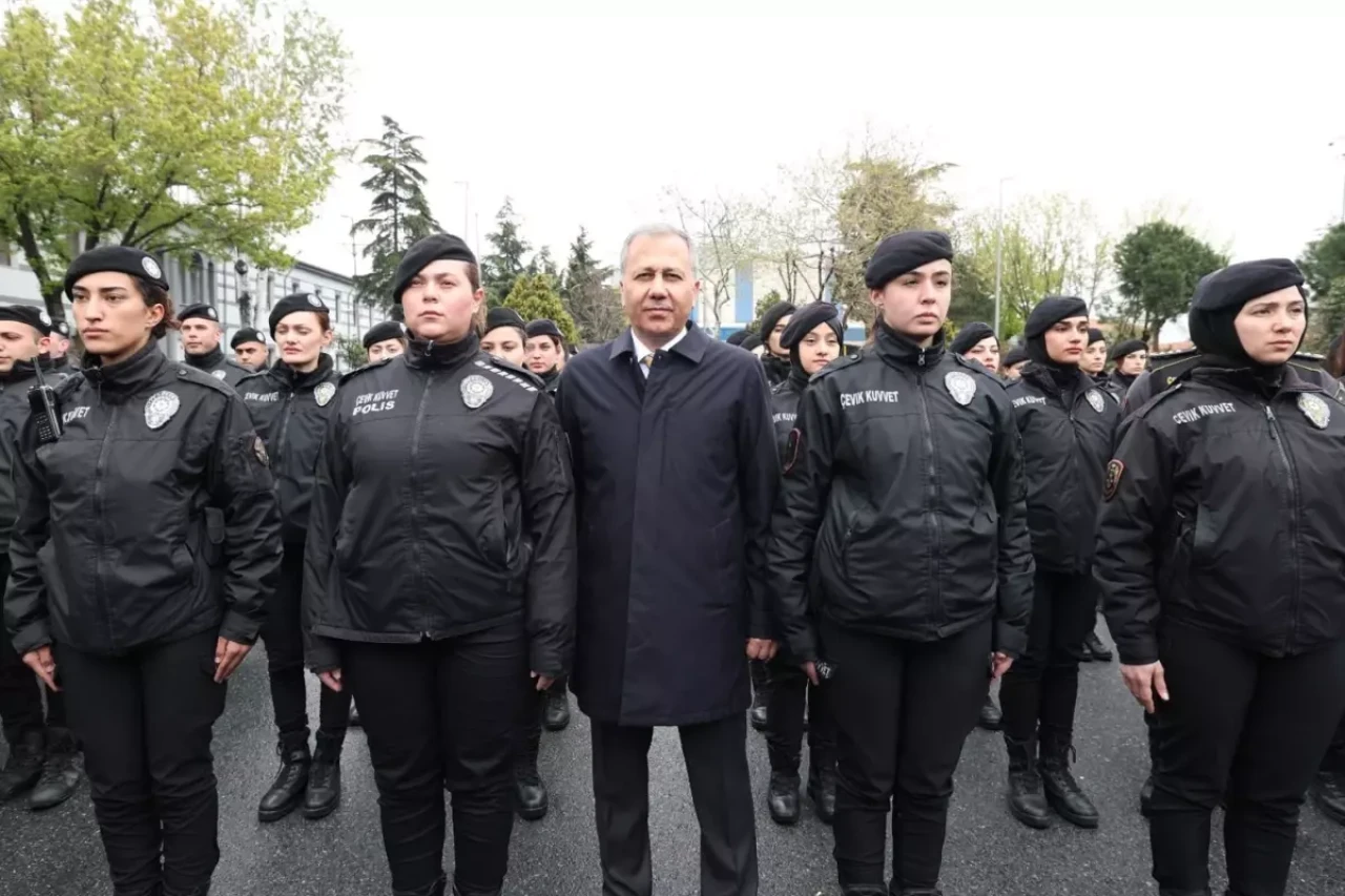 Bakan Yerlikaya polislere beklediği müjdeyi verdi: 2026’dan itibaren yürürlüğe girecek