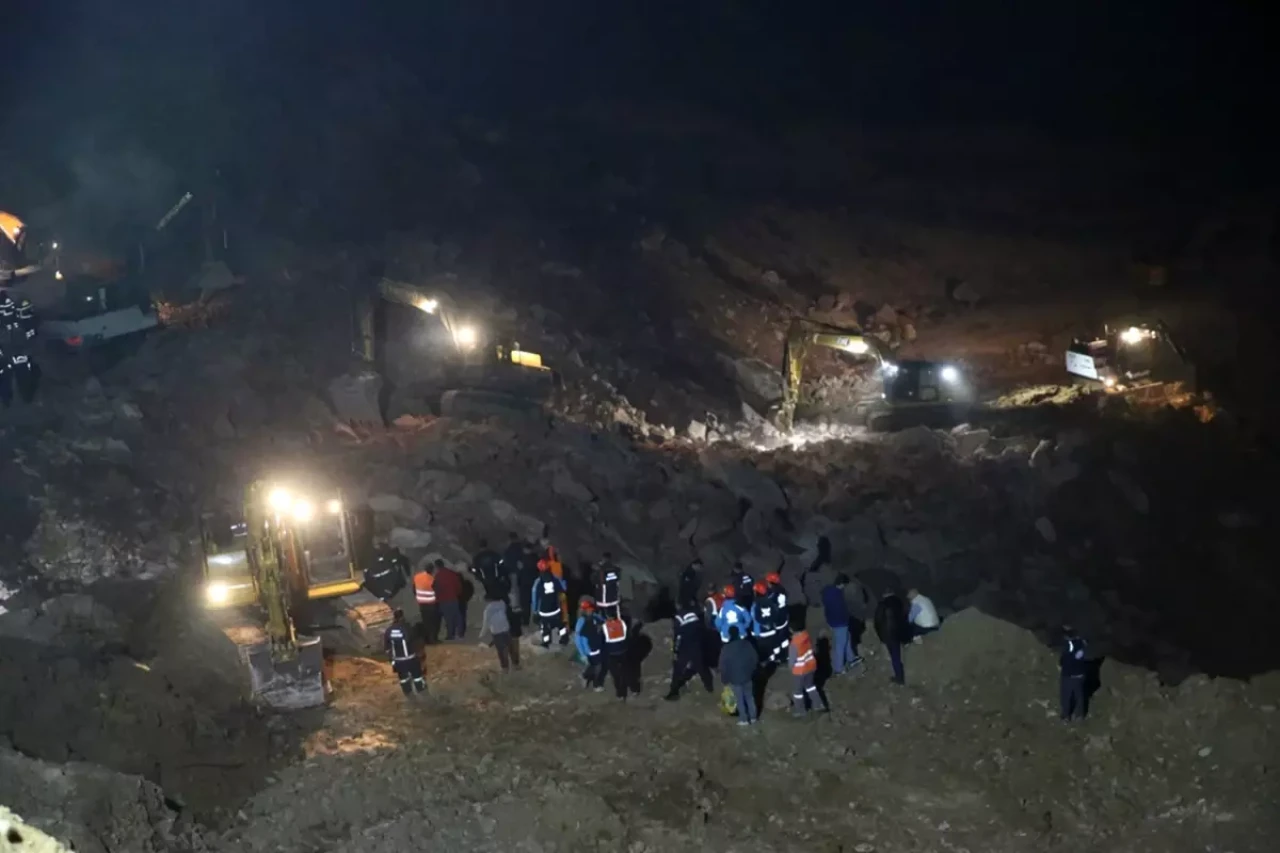 Ordu'da taş ocağındaki göçükten acı haber: 1 işçinin cansız bedeni çıkarıldı