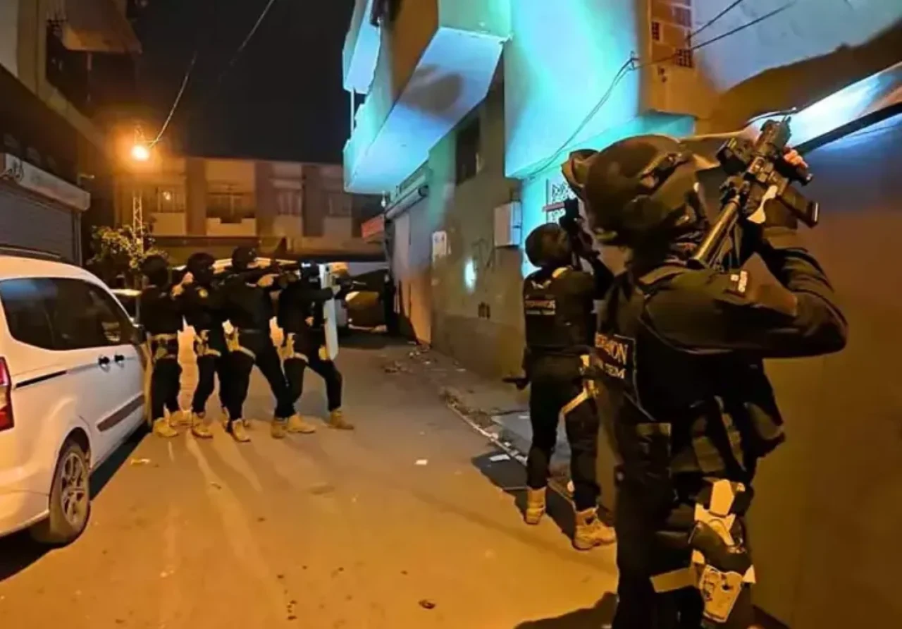 Adana'da DAEŞ operasyonu: 12 gözaltı