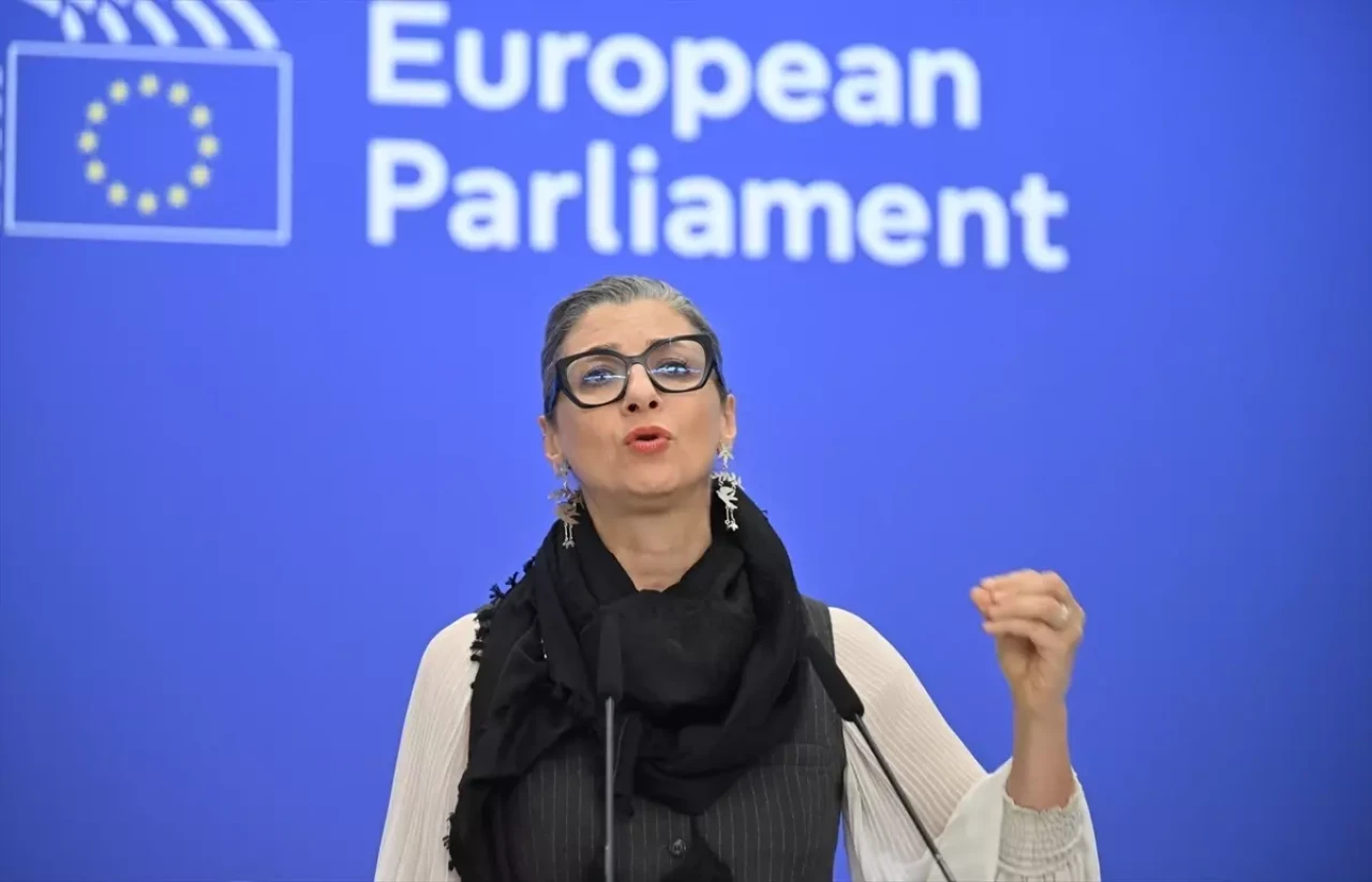 BM Raportörü Francesca Albanese: 'Bu bir gönüllü göç değil, zorunlu bir yerinden edilme'