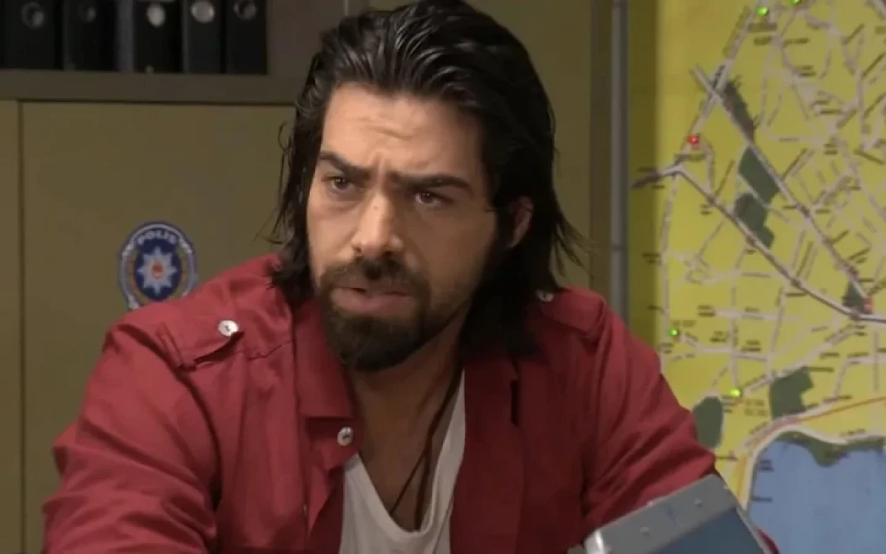 Arka Sokaklar'ın Murat'ı yıllar sonra ortaya çıktı! Oyunculuğu bırakıp maneviyata yönelmişti, işte son hali..