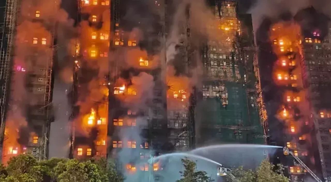 Hong Kong'daki yangında hayatını kaybedenlerin sayısı 128'e çıktı