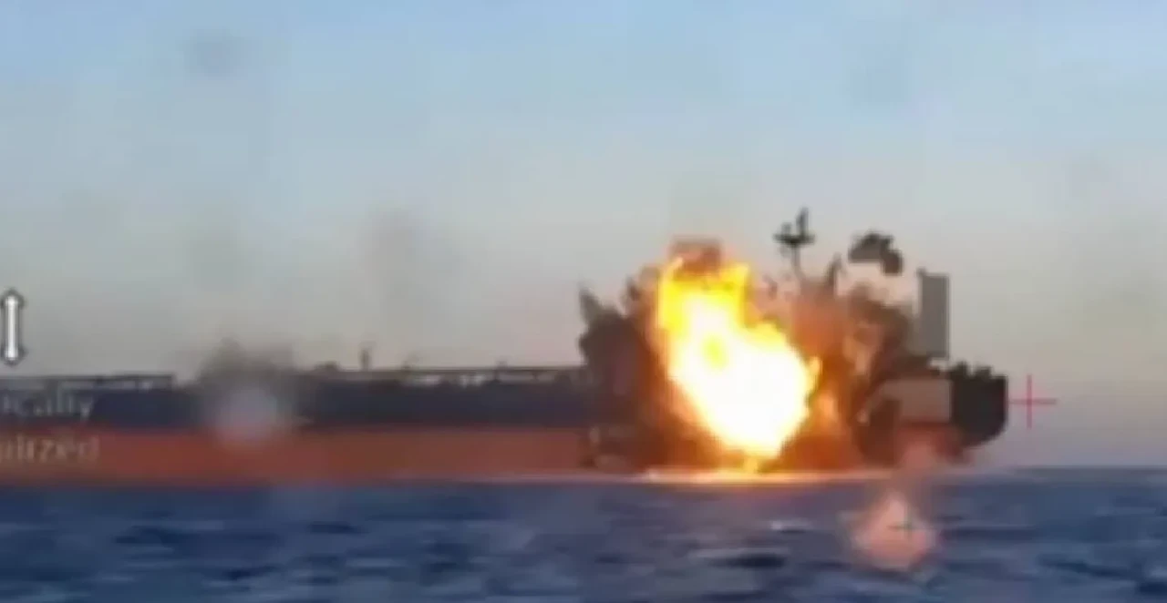 Karadeniz’deki geminin vurulma anı ortaya çıktı: İşte drone görüntüleri...