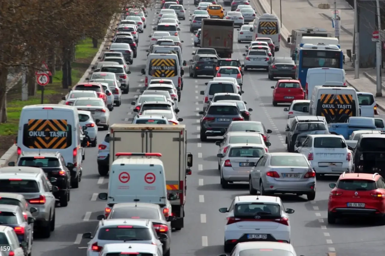 Bu gece benzine 1 lira 30 kuruş zam bekleniyor