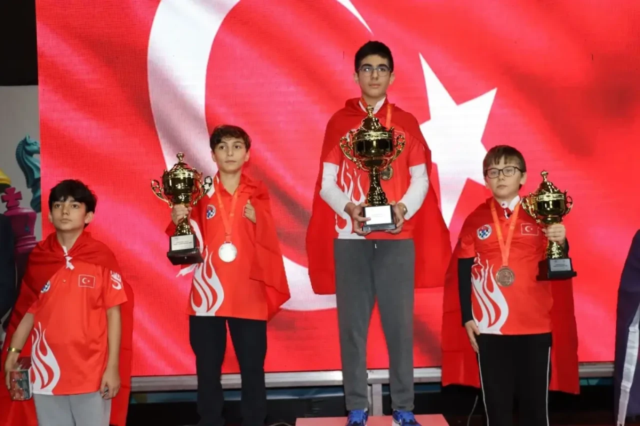 Türk satranç tarihinde bir ilk: Avrupa’da 11 Madalya