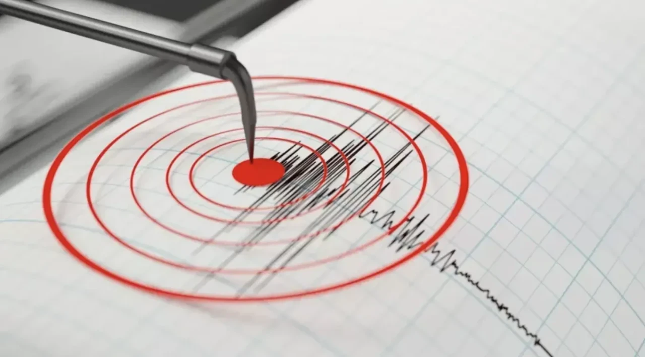 Balıkesir Sındırgı'da 4.3 büyüklüğünde deprem korkuttu