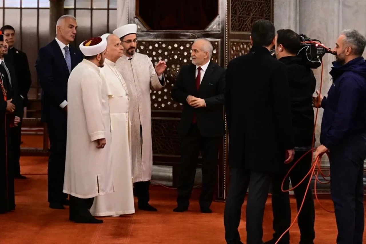 Papa 14. Leo'nun Tarihi Ziyareti: İlk Durak Sultanahmet Camii!