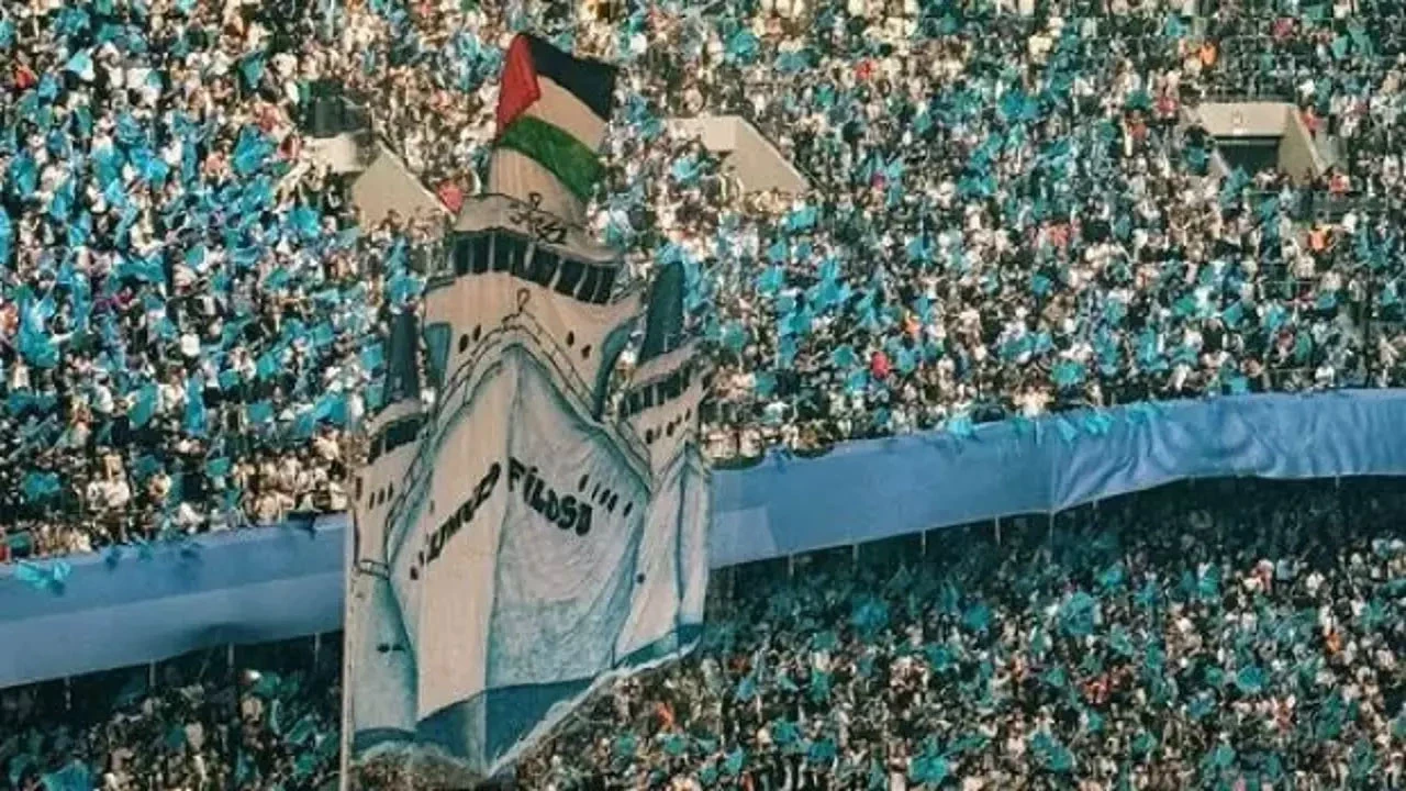 Beşiktaş tribünlerinden 'Sumud Filosu' koreografisi: Filistin’e destek mesajı