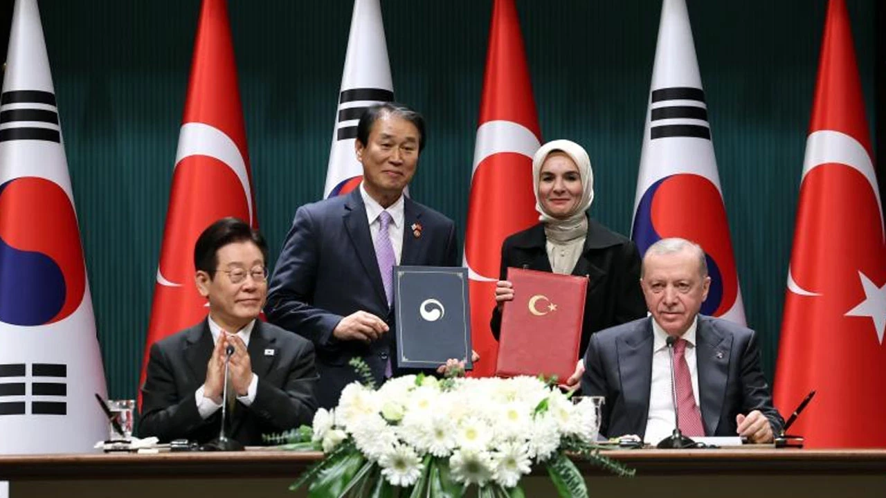 Cumhurbaşkanı Erdoğan ile Güney Kore Devlet Başkanı Myung bir araya geldi: İki ülke arasında 3 anlaşma imzalandı