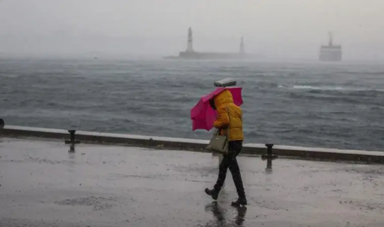 İstanbul’da kuvvetli sağanak yağış uyarısı: Sıcaklıklar düşüyor